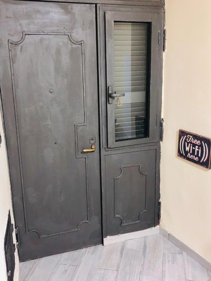 Basso Sasa Neapel Exterior foto
